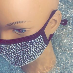 Face mask with filter slot & adjustable straps